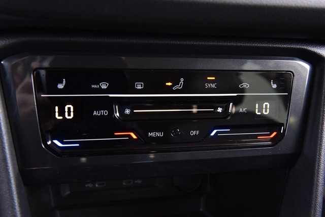 Volkswagen Tiguan Vehicle Image 14