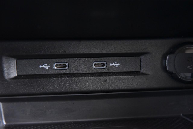 Volkswagen Tiguan Vehicle Image 15