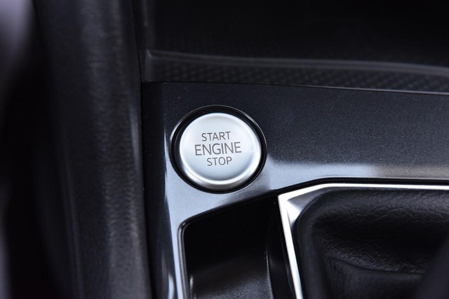 Volkswagen Tiguan Vehicle Image 16