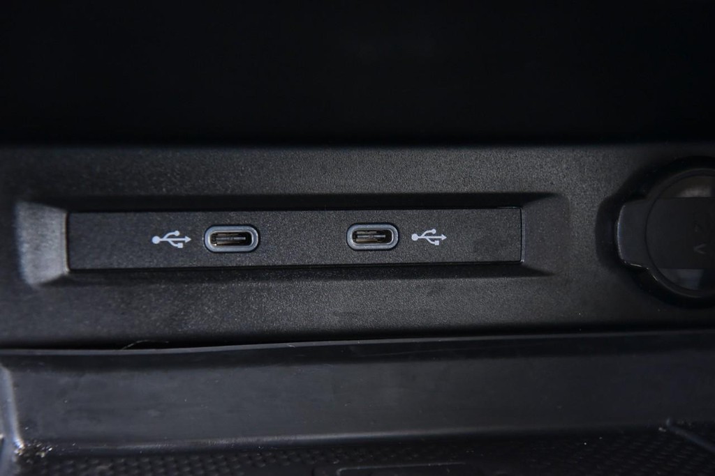 Volkswagen Tiguan Vehicle Full-screen Gallery Image 15