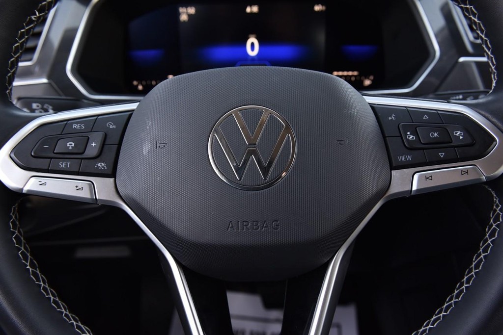 Volkswagen Tiguan Vehicle Full-screen Gallery Image 17