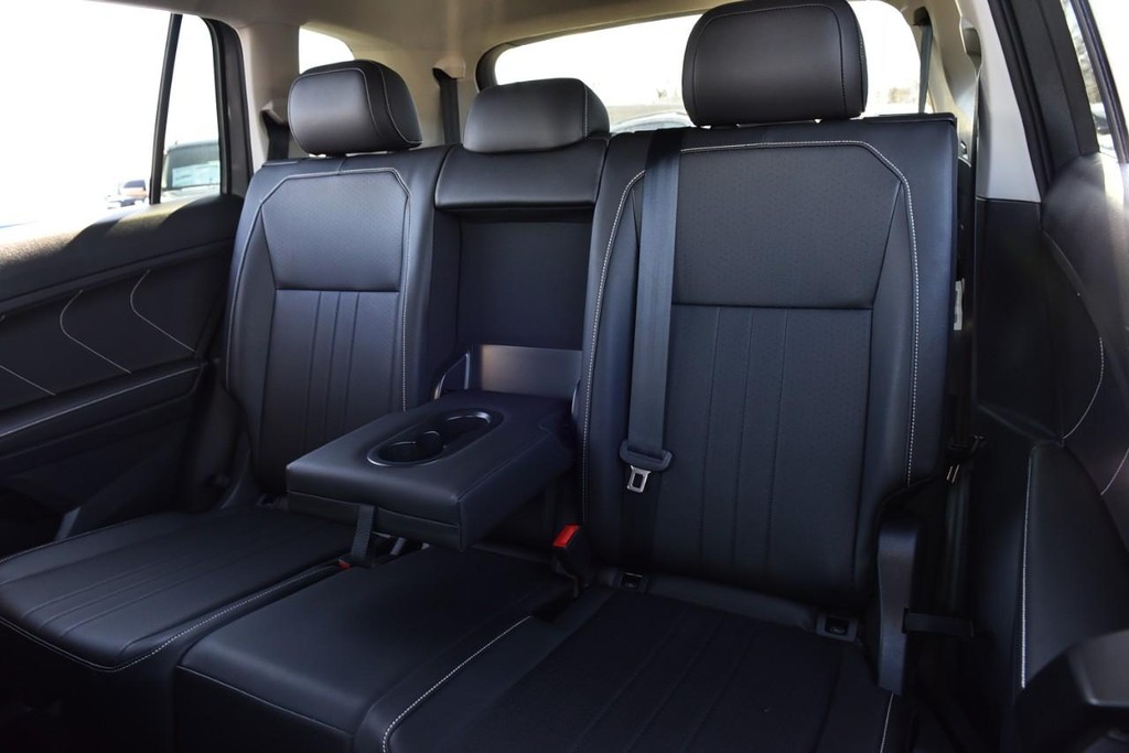 Volkswagen Tiguan Vehicle Full-screen Gallery Image 20