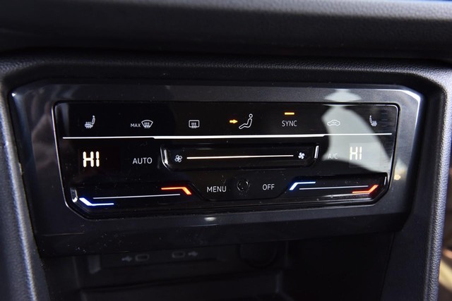 Volkswagen Tiguan Vehicle Image 14