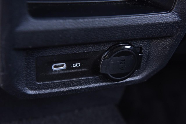 Volkswagen Tiguan Vehicle Image 22