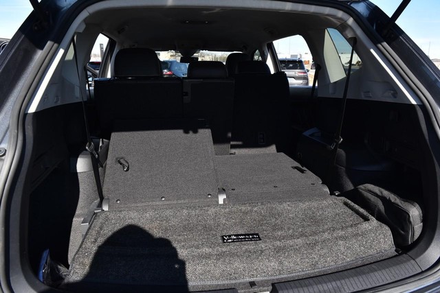 Volkswagen Tiguan Vehicle Image 24