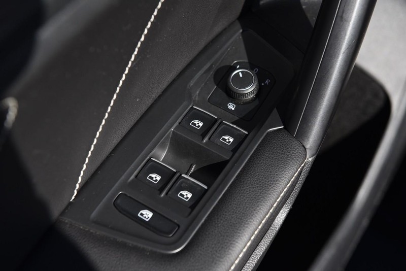 Volkswagen Tiguan Vehicle Image 08