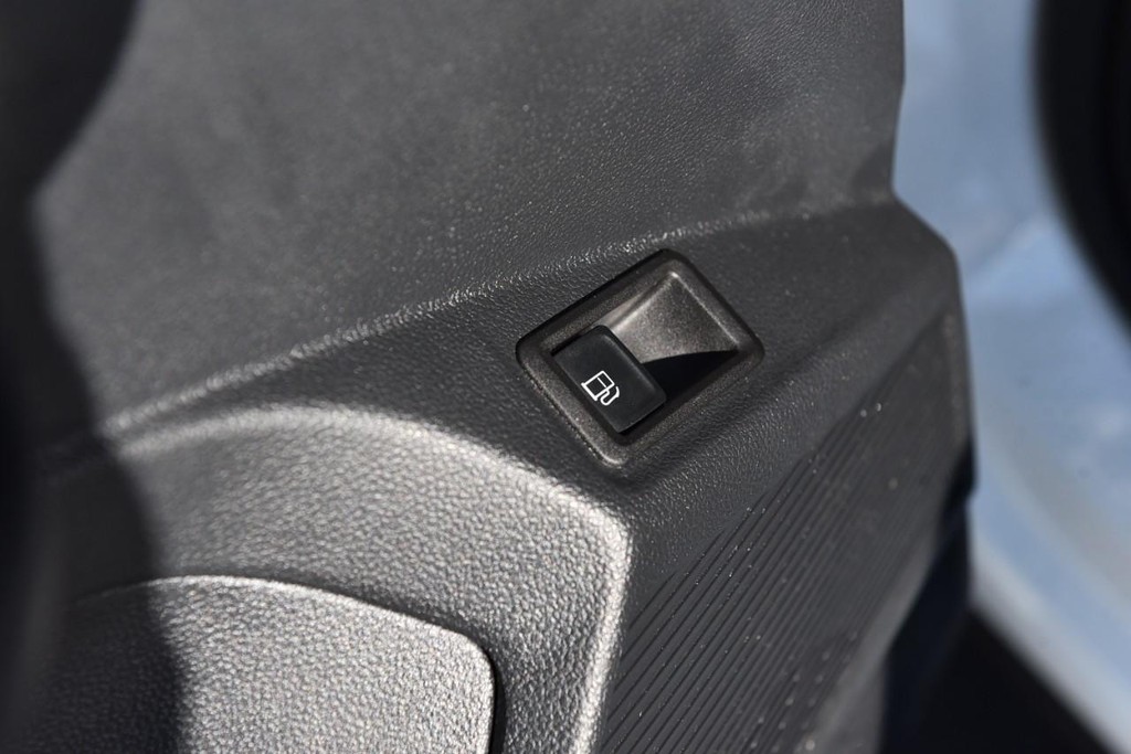 Volkswagen Taos Vehicle Full-screen Gallery Image 9