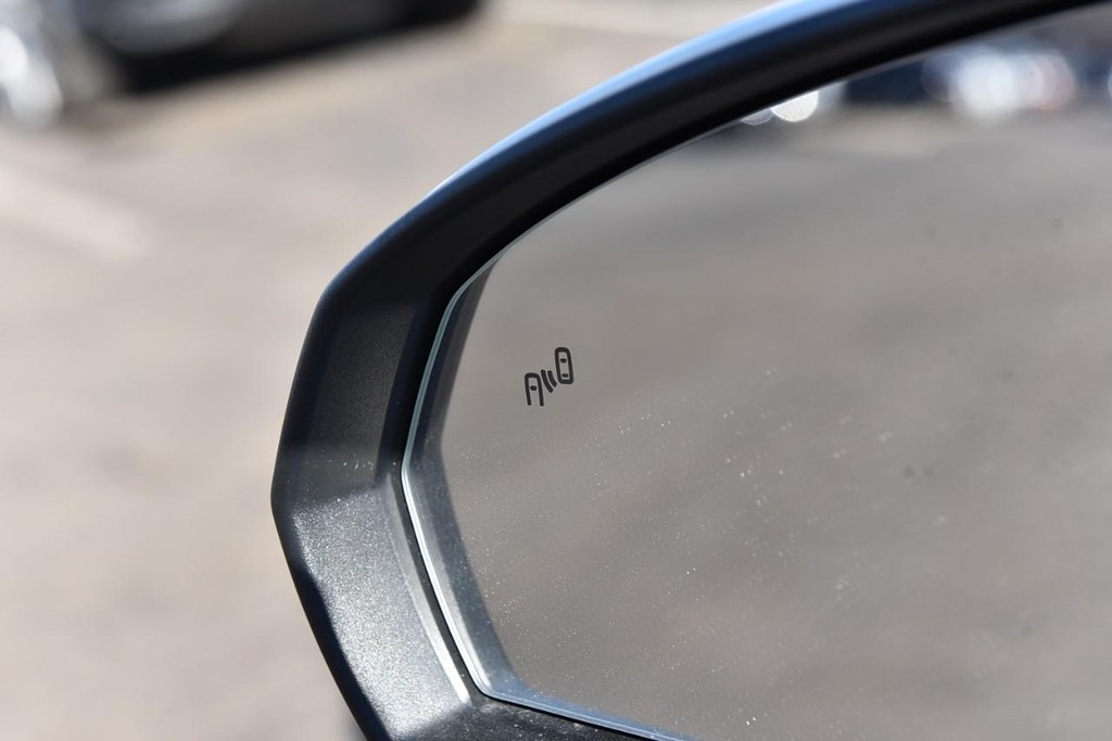 Volkswagen Taos Vehicle Full-screen Gallery Image 10