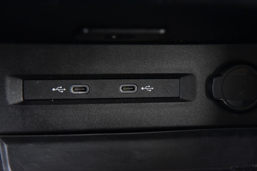 Volkswagen Taos Vehicle Full-screen Gallery Image 16