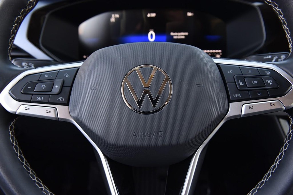 Volkswagen Taos Vehicle Full-screen Gallery Image 18