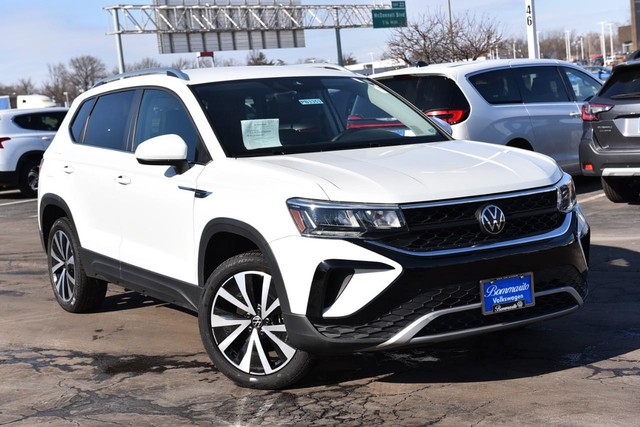 Volkswagen Taos Vehicle Image 02