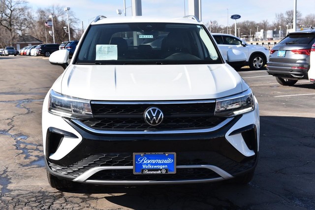 Volkswagen Taos Vehicle Image 04