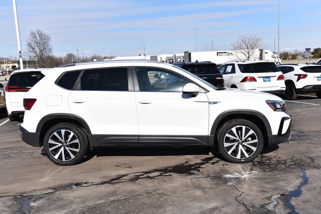 Volkswagen Taos Vehicle Image 05