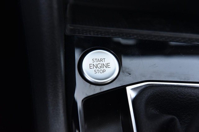 Volkswagen Taos Vehicle Image 17