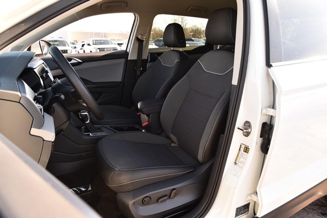 Volkswagen Taos Vehicle Image 19