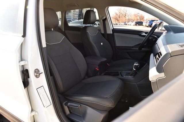 Volkswagen Taos Vehicle Image 20