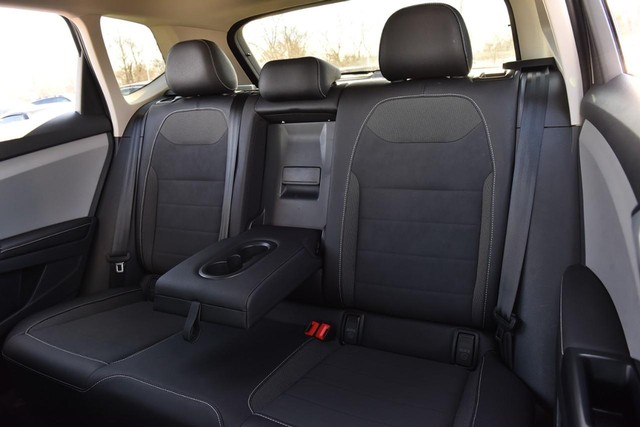 Volkswagen Taos Vehicle Image 21