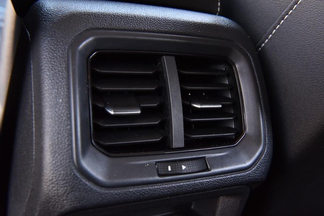 Volkswagen Taos Vehicle Image 22