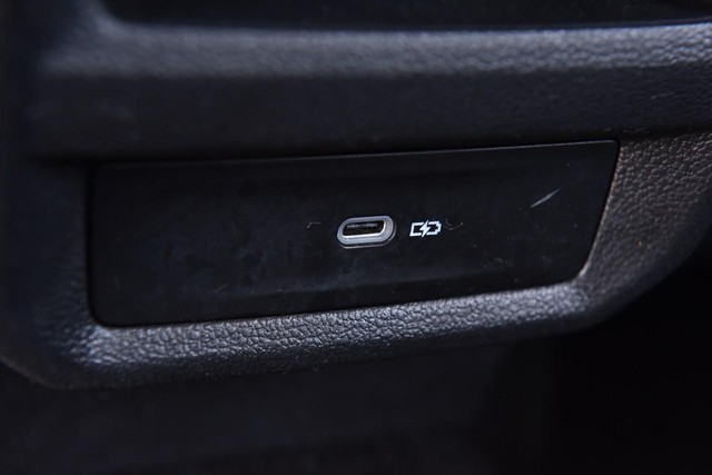 Volkswagen Taos Vehicle Image 23