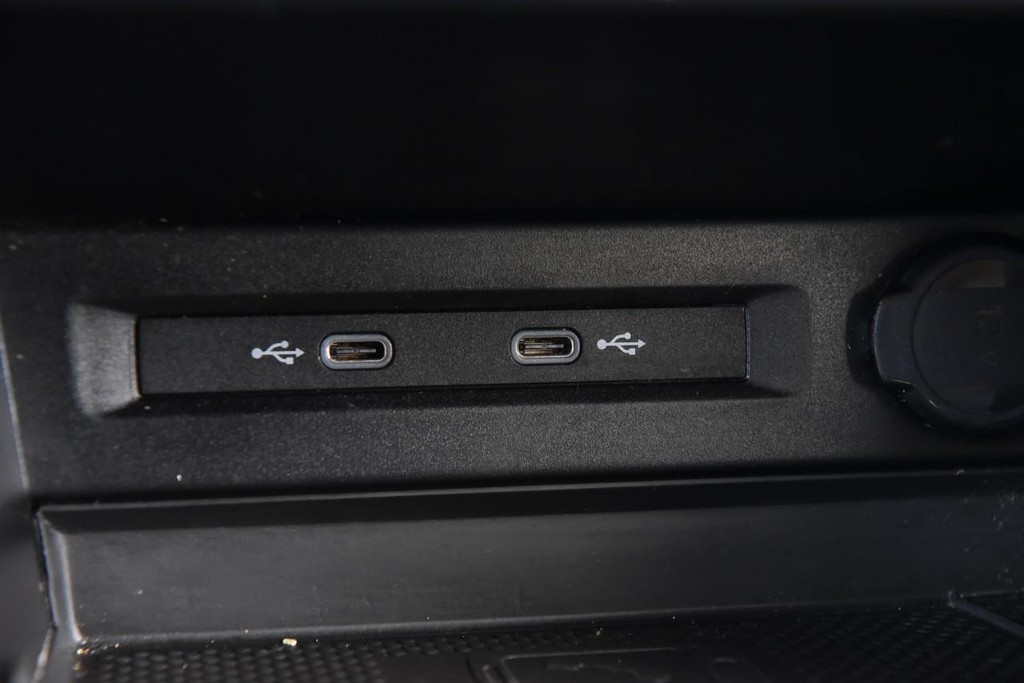 Volkswagen Tiguan Vehicle Full-screen Gallery Image 14