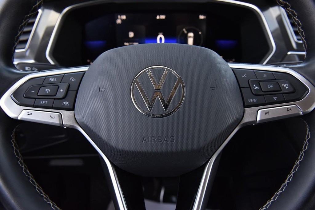 Volkswagen Tiguan Vehicle Full-screen Gallery Image 16