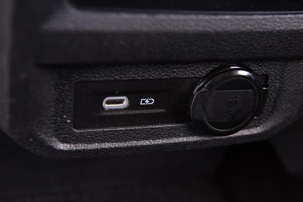 Volkswagen Tiguan Vehicle Full-screen Gallery Image 21