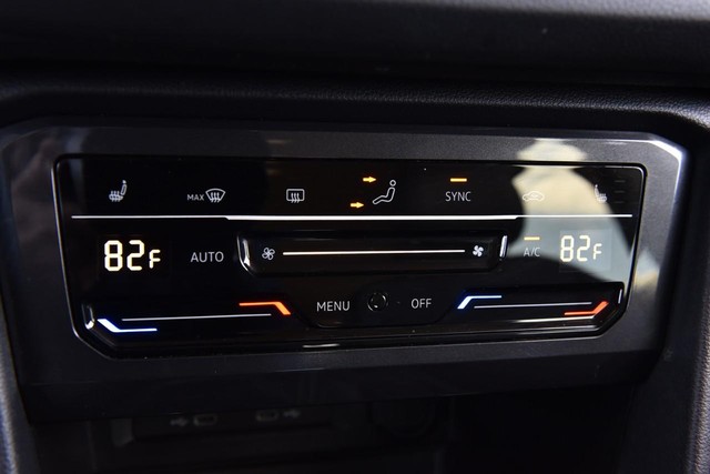 Volkswagen Tiguan Vehicle Image 13