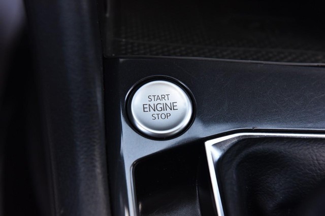 Volkswagen Tiguan Vehicle Image 15