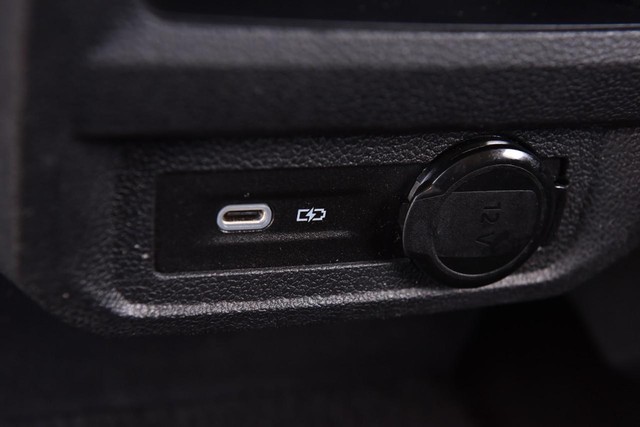 Volkswagen Tiguan Vehicle Image 21