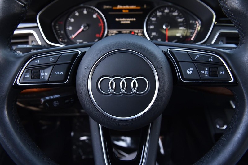 Audi A4 Sedan Vehicle Image 19