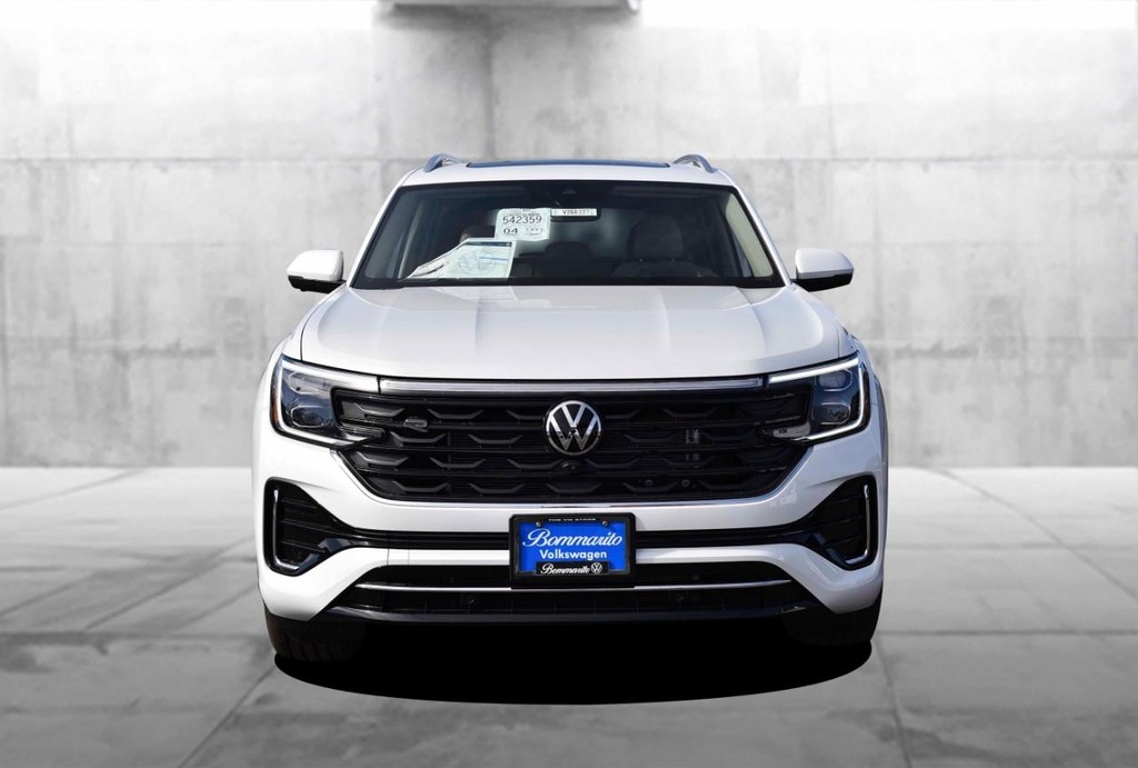Volkswagen Atlas Vehicle Full-screen Gallery Image 4