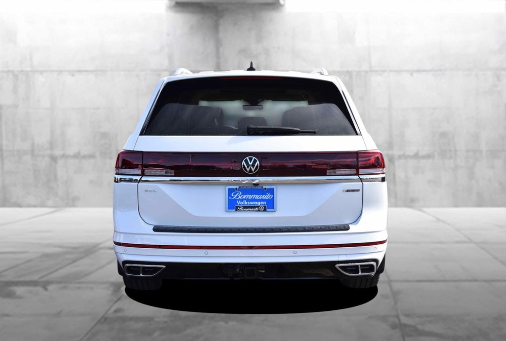 Volkswagen Atlas Vehicle Full-screen Gallery Image 6