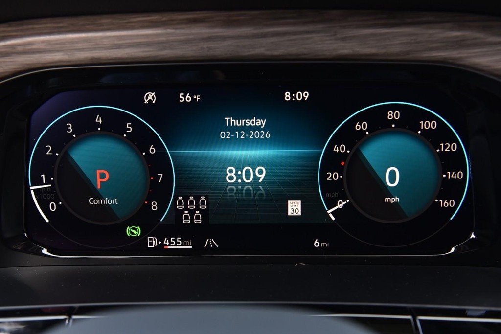 Volkswagen Atlas Vehicle Full-screen Gallery Image 11