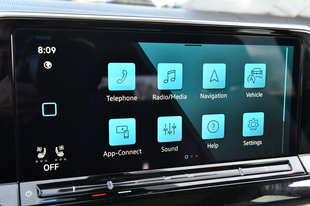 Volkswagen Atlas Vehicle Full-screen Gallery Image 13