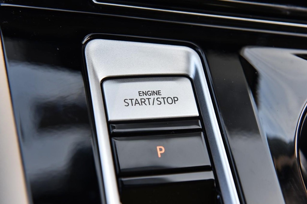 Volkswagen Atlas Vehicle Full-screen Gallery Image 16