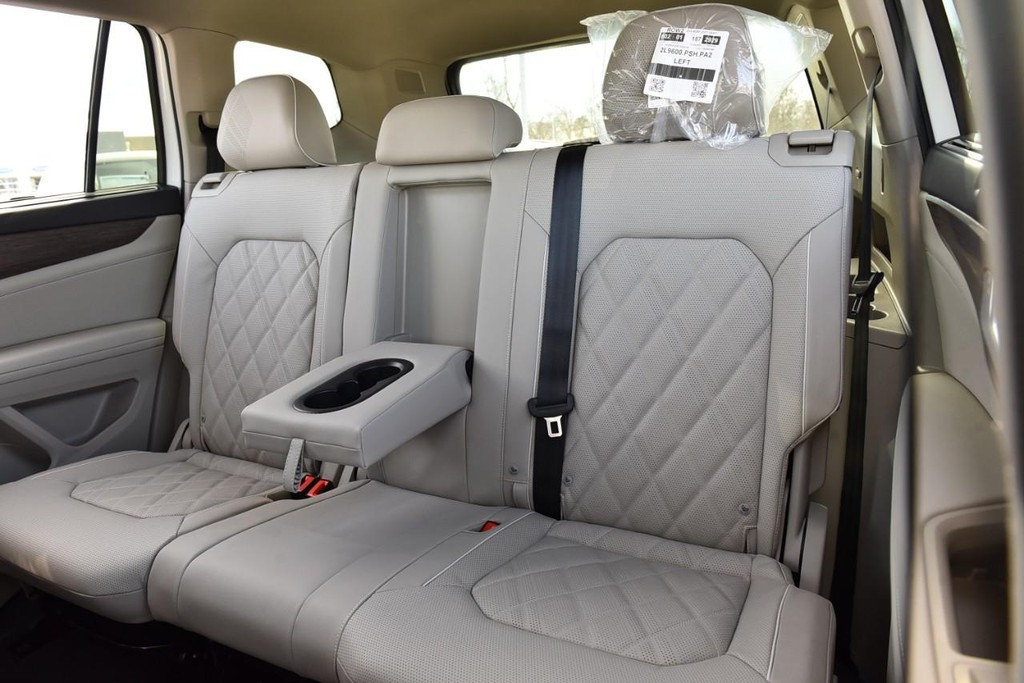 Volkswagen Atlas Vehicle Full-screen Gallery Image 21