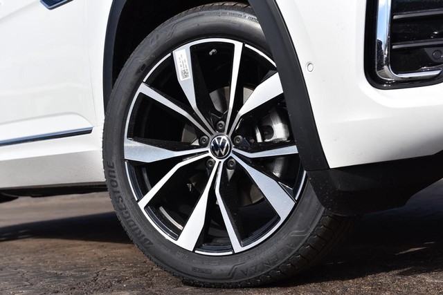 Volkswagen Atlas Vehicle Image 03