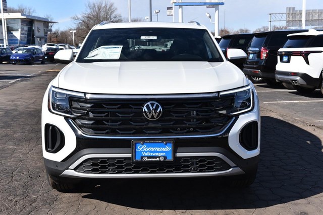 Volkswagen Atlas Cross Sport Vehicle Image 04