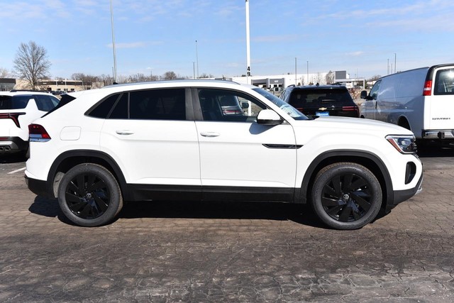 Volkswagen Atlas Cross Sport Vehicle Image 05