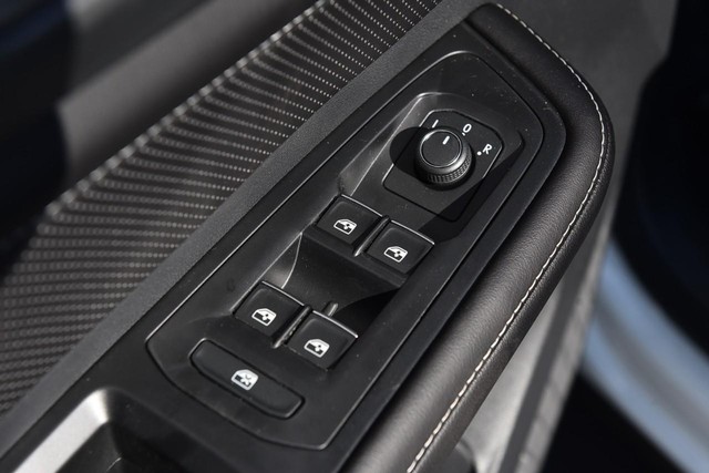 Volkswagen Atlas Cross Sport Vehicle Image 08