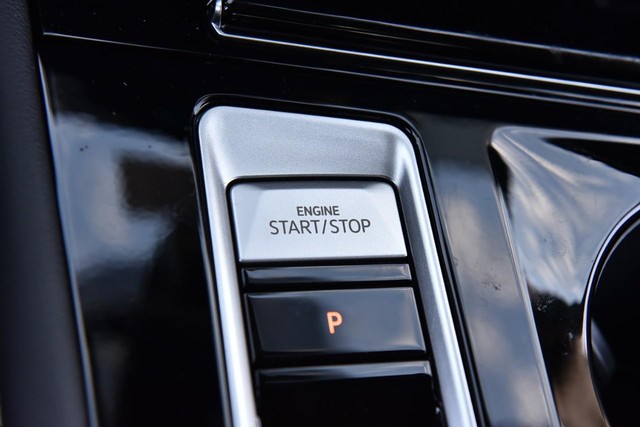 Volkswagen Atlas Cross Sport Vehicle Image 17