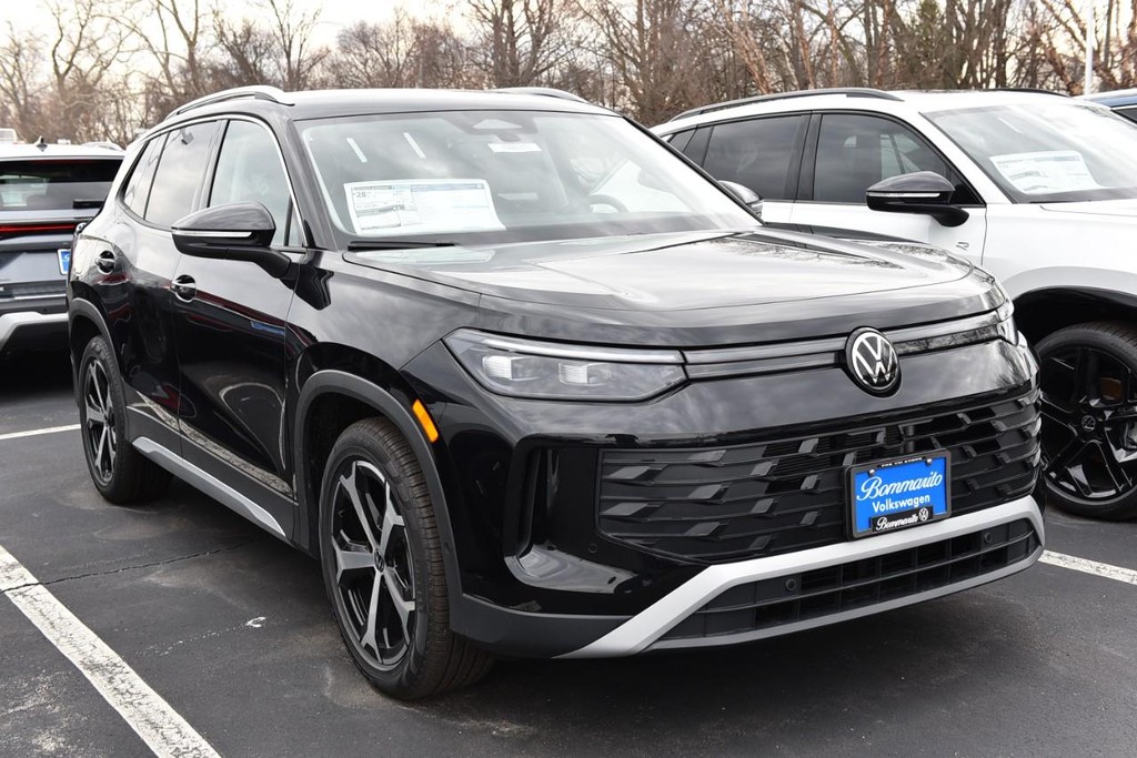 Volkswagen Tiguan Vehicle Full-screen Gallery Image 4