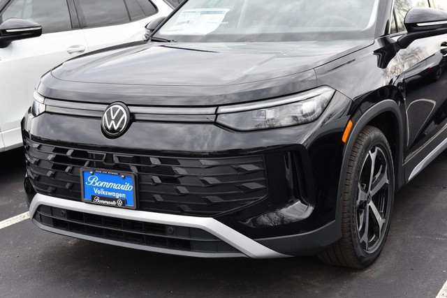 Volkswagen Tiguan Vehicle Image 02