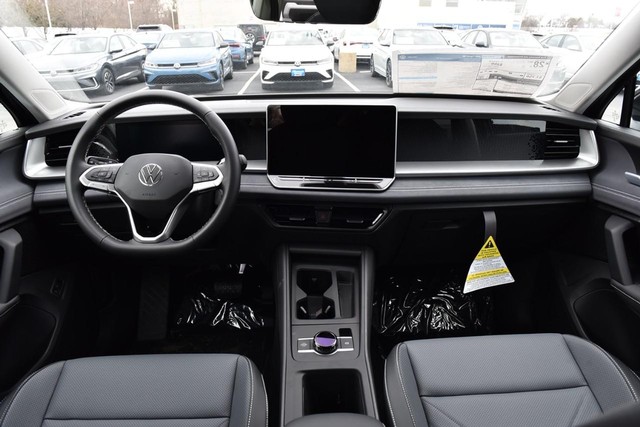 Volkswagen Tiguan Vehicle Image 08