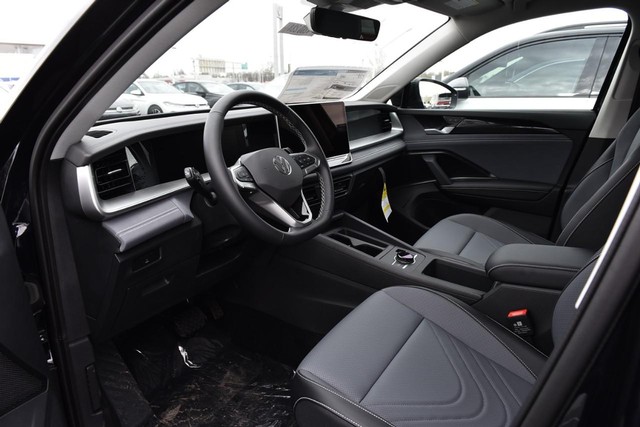 Volkswagen Tiguan Vehicle Image 11