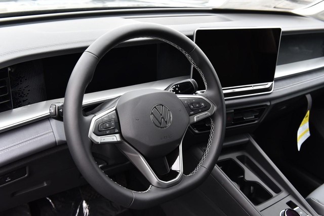 Volkswagen Tiguan Vehicle Image 13