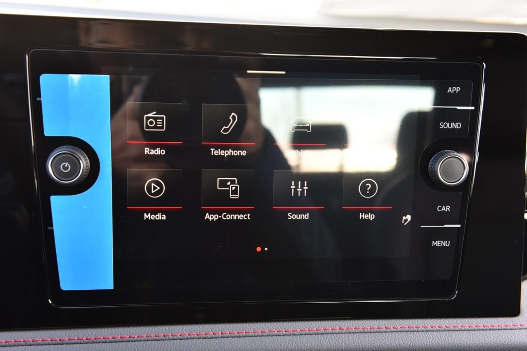 Volkswagen Jetta GLI Vehicle Full-screen Gallery Image 14