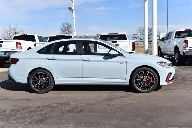 Volkswagen Jetta GLI Vehicle Image 05