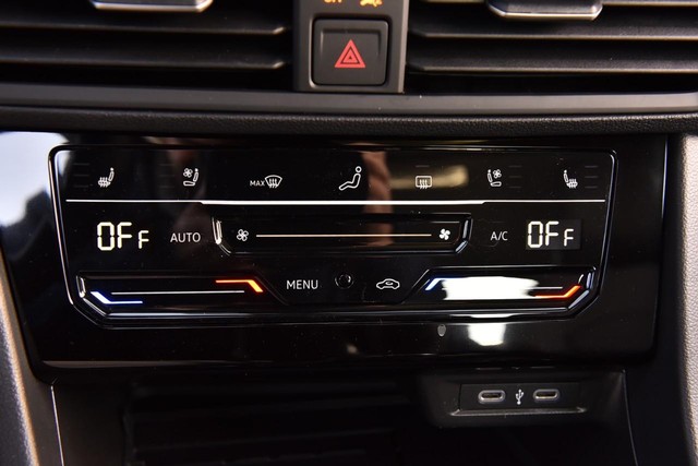 Volkswagen Jetta GLI Vehicle Image 15