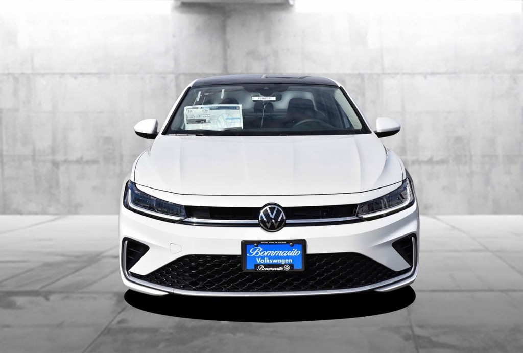 Volkswagen Jetta Vehicle Full-screen Gallery Image 4